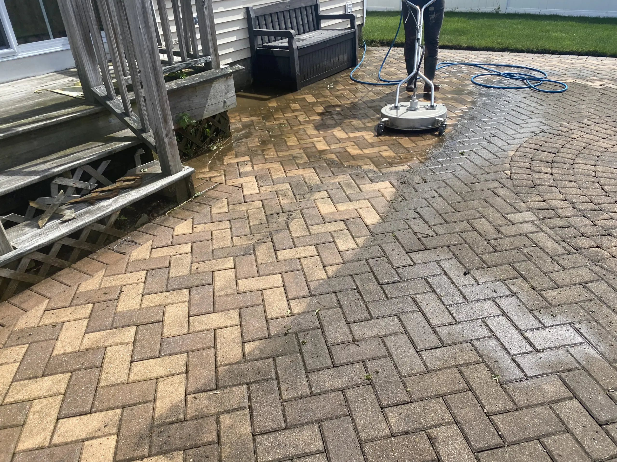 Fence and deck cleaning service